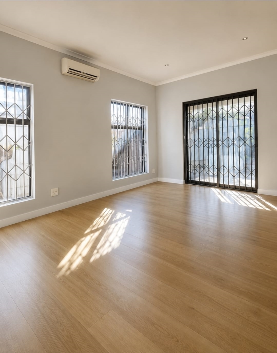 4 Bedroom Property for Sale in Parklands North Western Cape